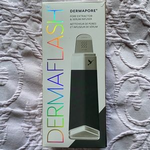 Dermaflash derma pore pore extractor and serum infuser